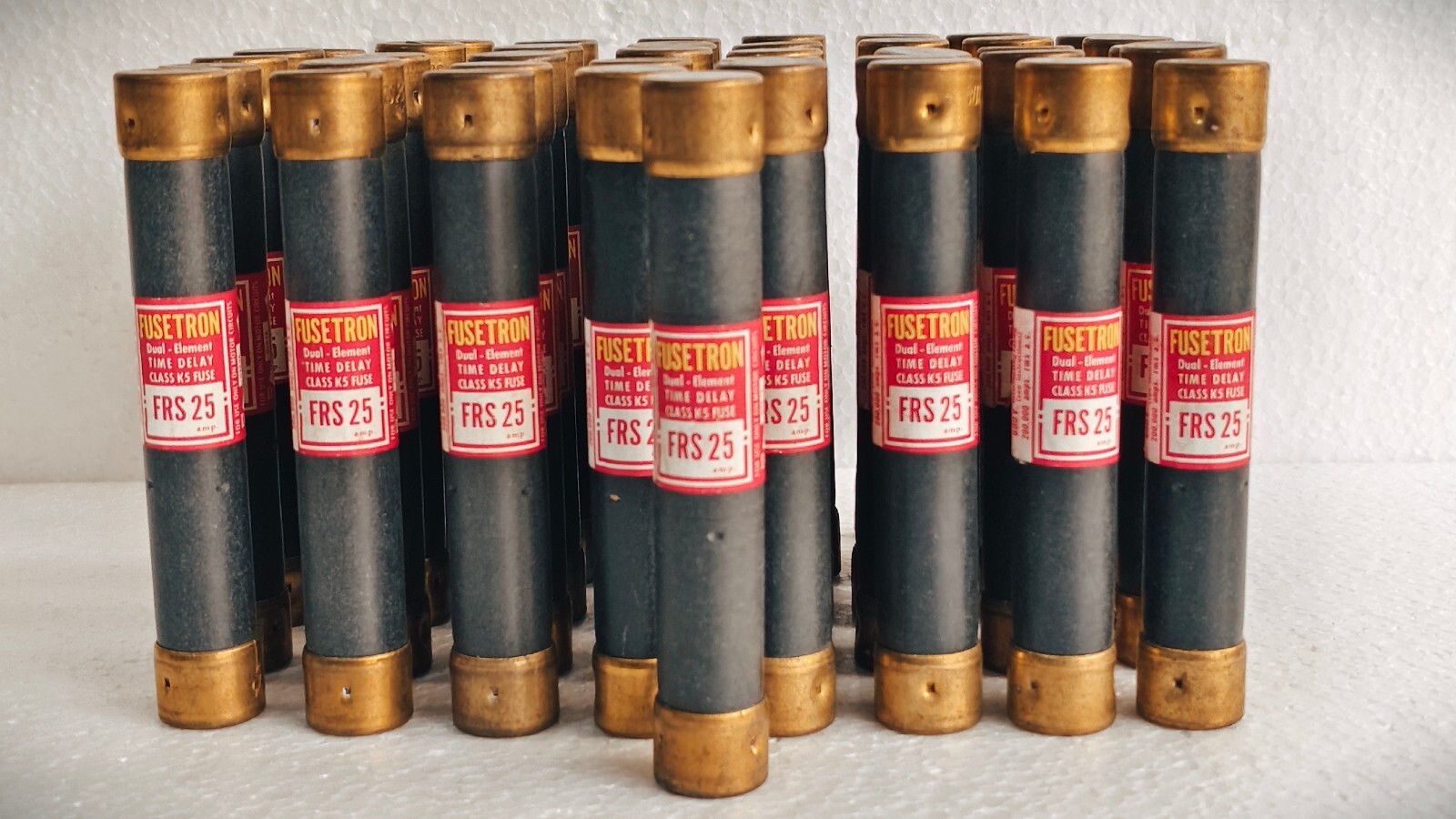 Fusetron FRS 25 Dual-Element Time Delay Current Limiting Fuse Lot of 10 Pcs